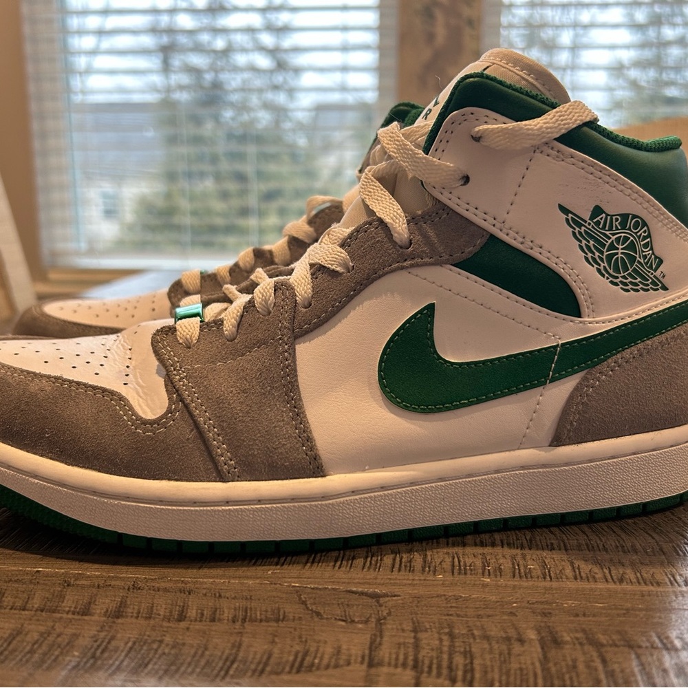 Nike Air Jordan White and Green High-Tops